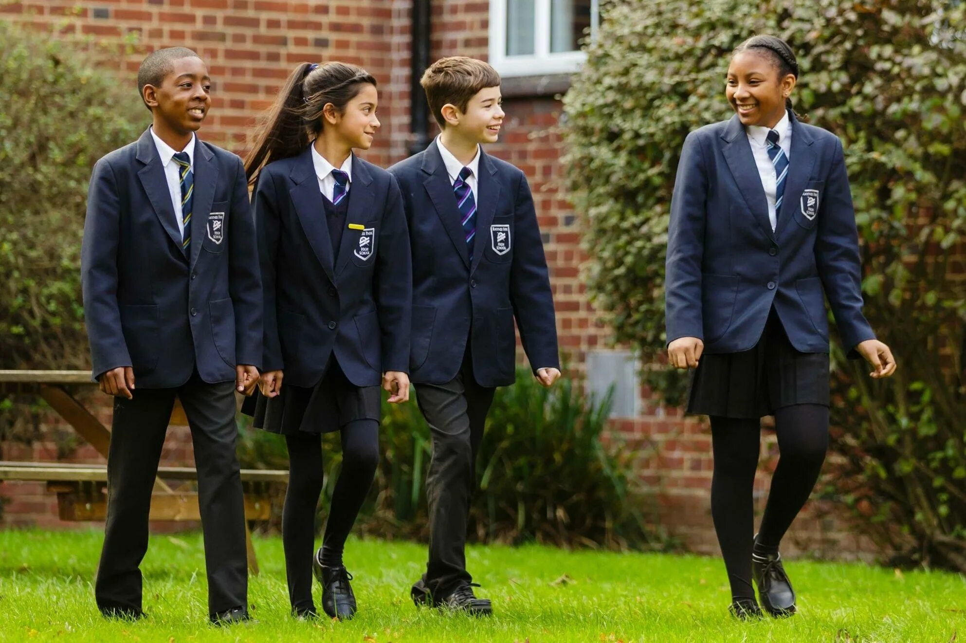 американская школьная форма. школьная форма в англии. английская школьная форма. школьная форма элизабет гаррет. школьная форма 18 века в англии.