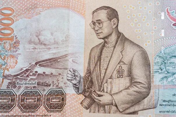 Банкнота Тайланда 1000 бат. Купюра 1000 бат рама 9. Купюры с фотоаппаратом. 1000 Бат Canon. 15000 батов в рублях