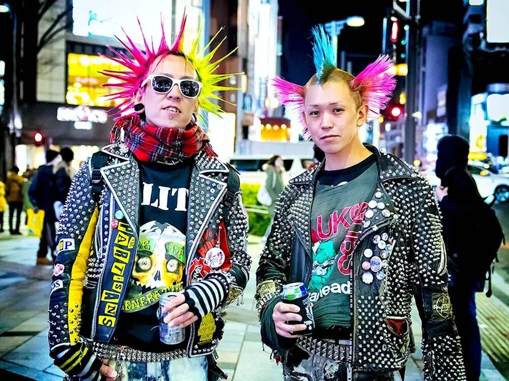 Панки молодежная субкультура. Группа the casualties. Панк (субкультура). Хорхе эррера the casualties. 2007 эмо готы панки хиппи.