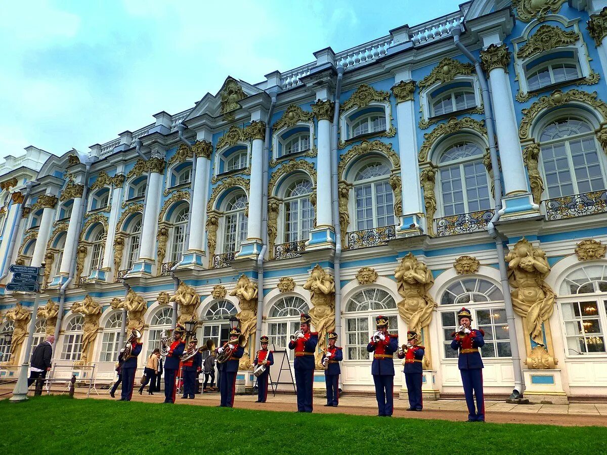 Екатерининский дворец самостоятельно. Большой екатерининский дворец растрелли. Растрелли екатерининский дворец барокко. Бартоломео растрелли екатерининский дворец. Екатерининский дворец в царском селе растрелли фото.