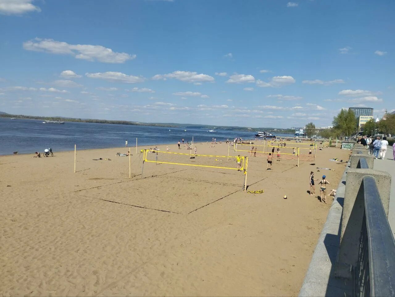 Самара пляж. Когда откроют пляжи в самаре 2024. Красногорский пляж самара. Самара что там есть. Пляж у ладьи, самара.
