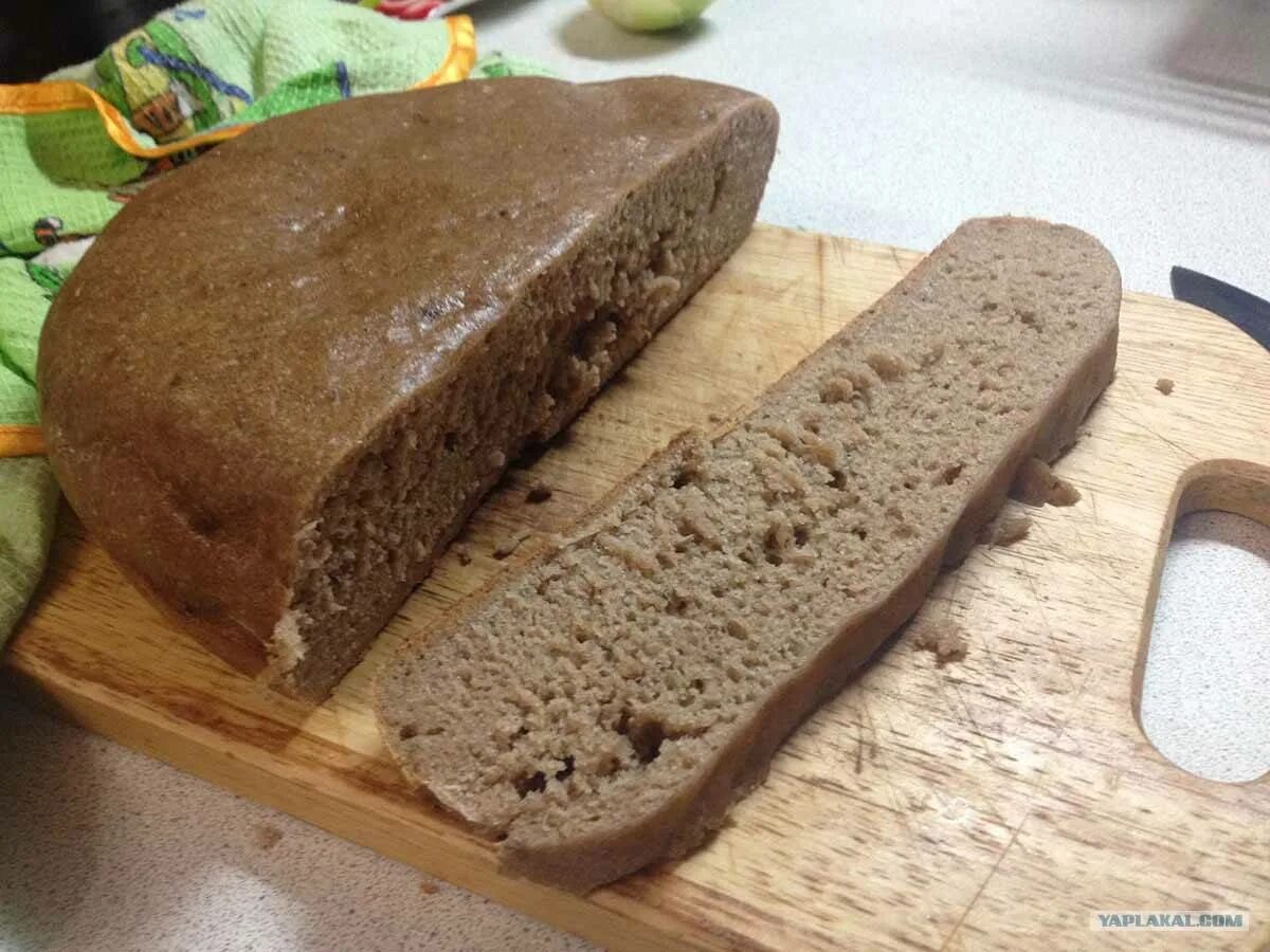 Приготовить ржаной хлеб в домашних условиях. Хлеб ржаной бездрожжевой. Ржаной хлеб в духовке. Формовка ржаного хлеба. Хлеб бездрожжевой в домашних.