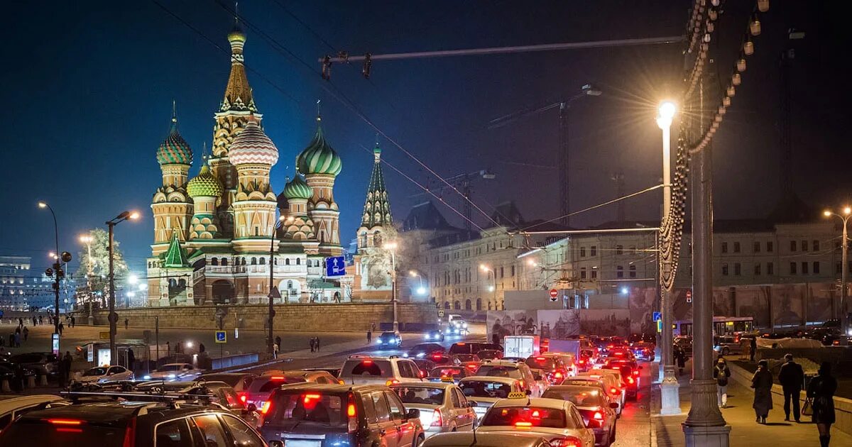 Московский попросить. Ночная Москва из машины. Ночная Москва зимой из машины. Поездка по ночной Москве на машине. Ночная Москва зимой на машине.