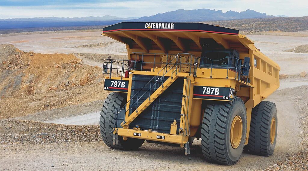 Карьерный грузовик. Карьерный самосвал liebherr t282b. Комацу самосвал карьерный самый большой. Катерпиллер грузовик карьерный. Самосвал caterpillar 797в.