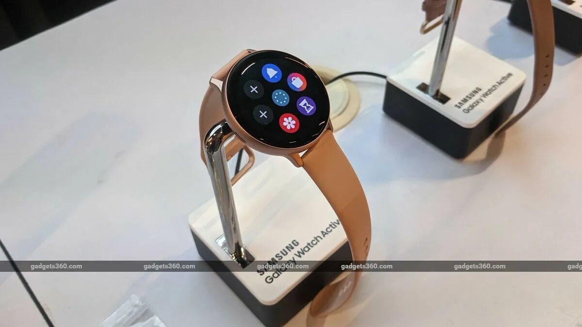 Galaxy watch6 lte. Самсунг вотч 6 gold. galaxy watch sm-r815 lte 42mm rose gold. самсунг вотч 4 розовое золото. galaxy watch sm-r815 lte 42mm rose gold кнопки.