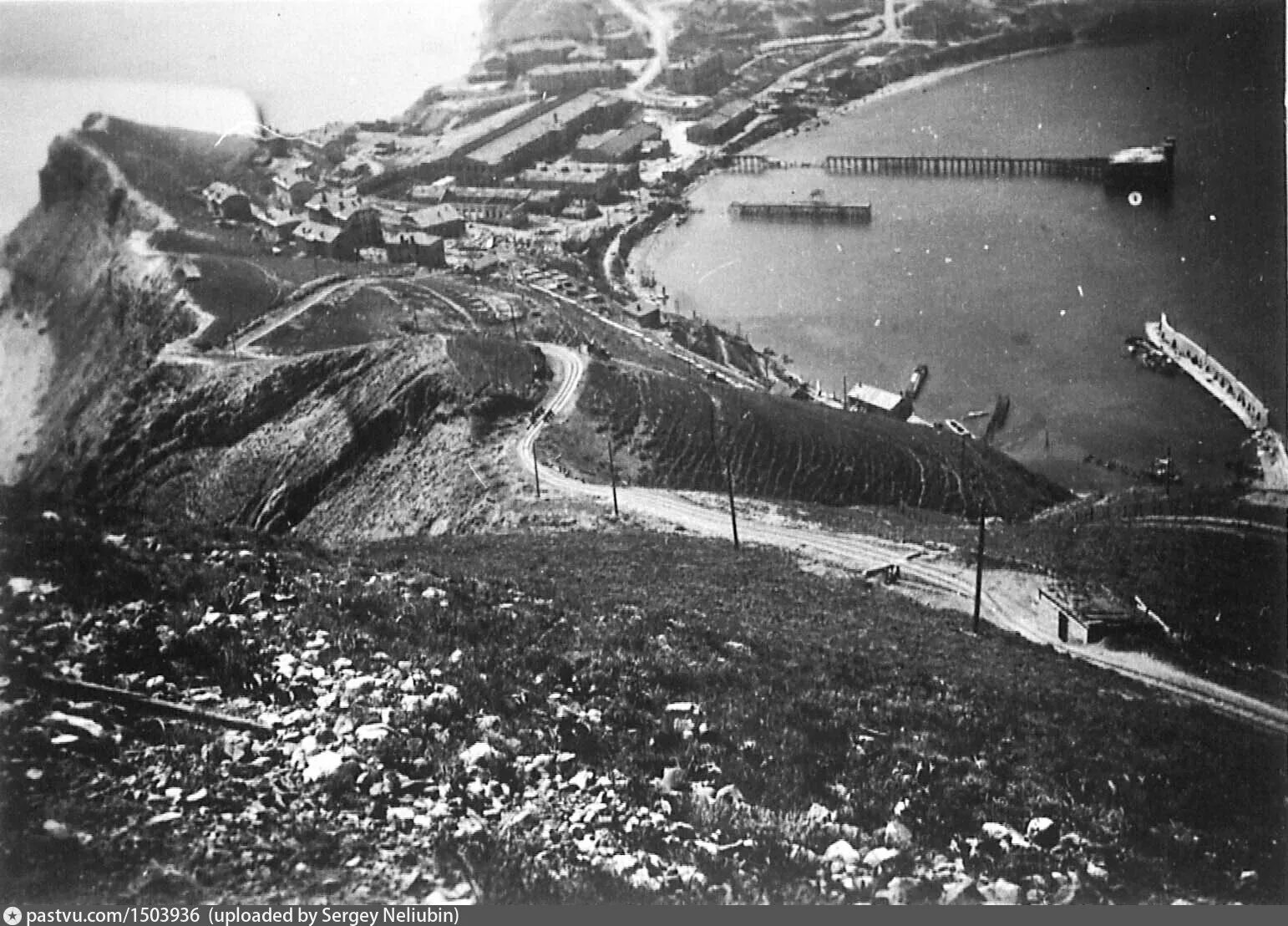 Кузнецкий металлургический комбинат 1932. Завод и рабочий поселок. Завод красный маяк ярославль в войну. Пермские пушечные заводы. Березники промзона.