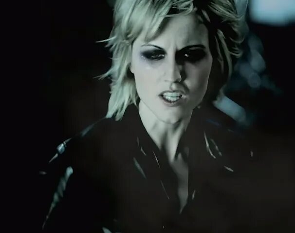 Cranberries promises клип. Cranberries promises клип. Cranberries promises. Promises the cranberries. Cranberries клипы.