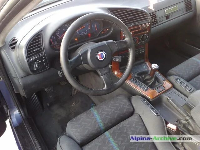 Подушка е46. БМВ е36 салон. Салон е36 седан. BMW e36 sedan салон. Alpina e36 салон.