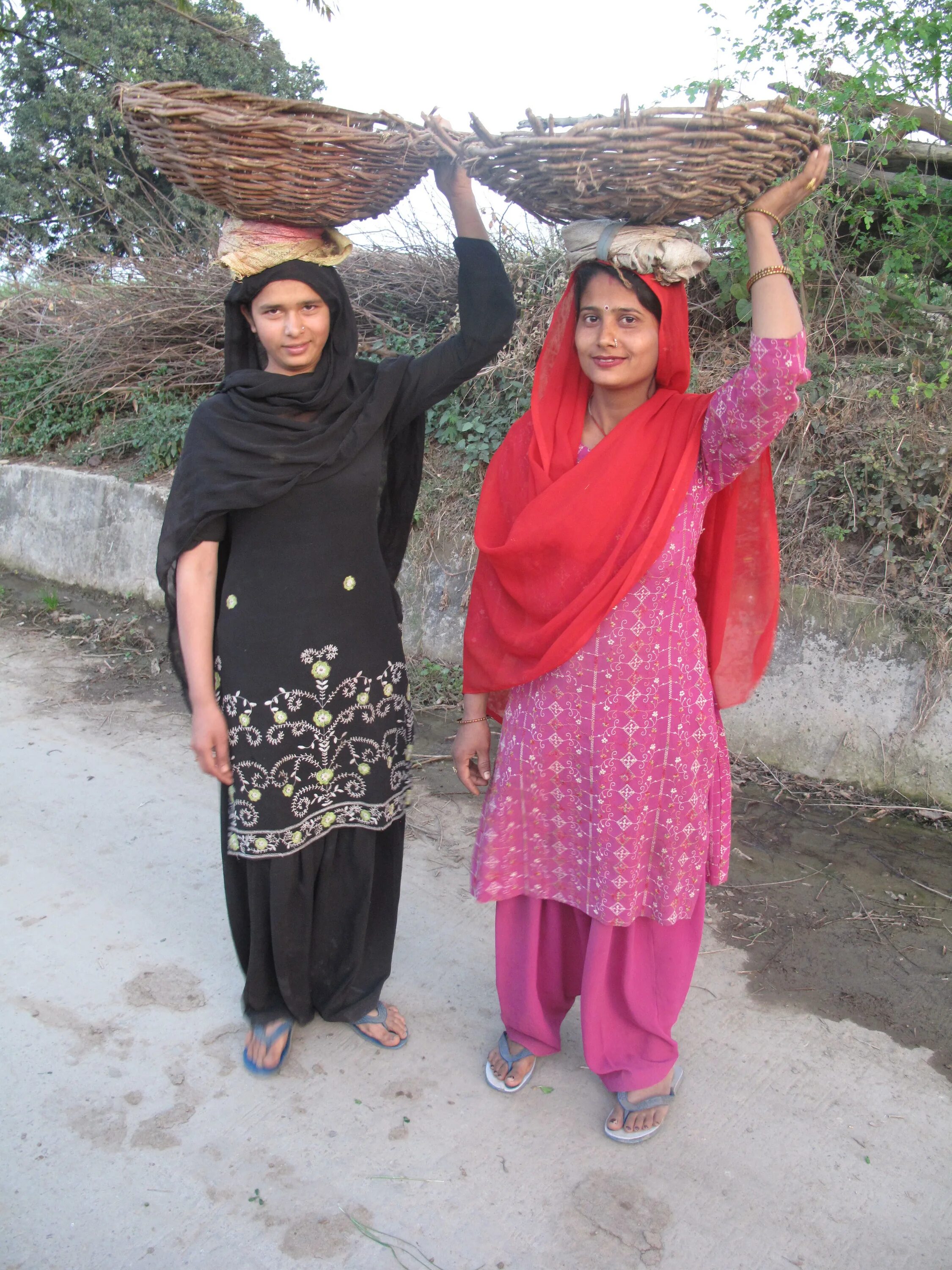 Village woman. Биканер Индия женщины. Village women. Indian Village woman without clothes.