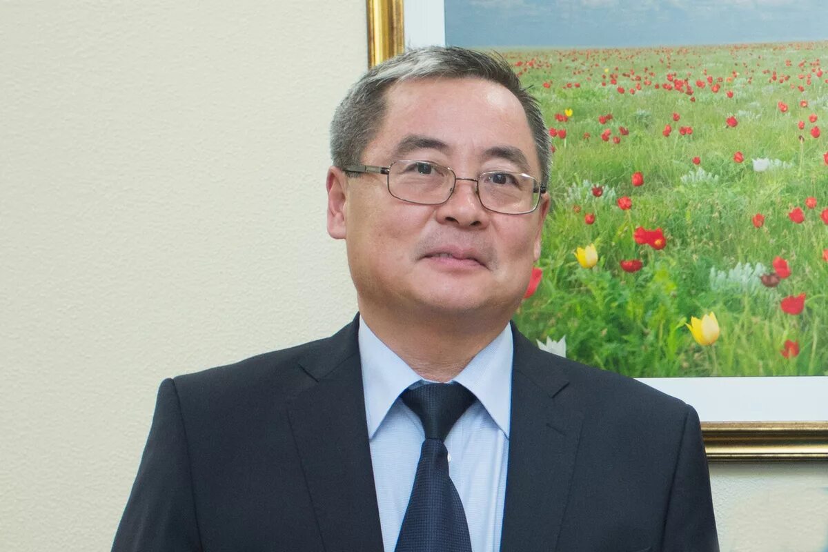 Министр строительства калмыкии. Министр образования калмыкии. Министр здравоохранения элиста. Зам министра по земельным республики калмыкия. Министр сельского хозяйства калмыкии.