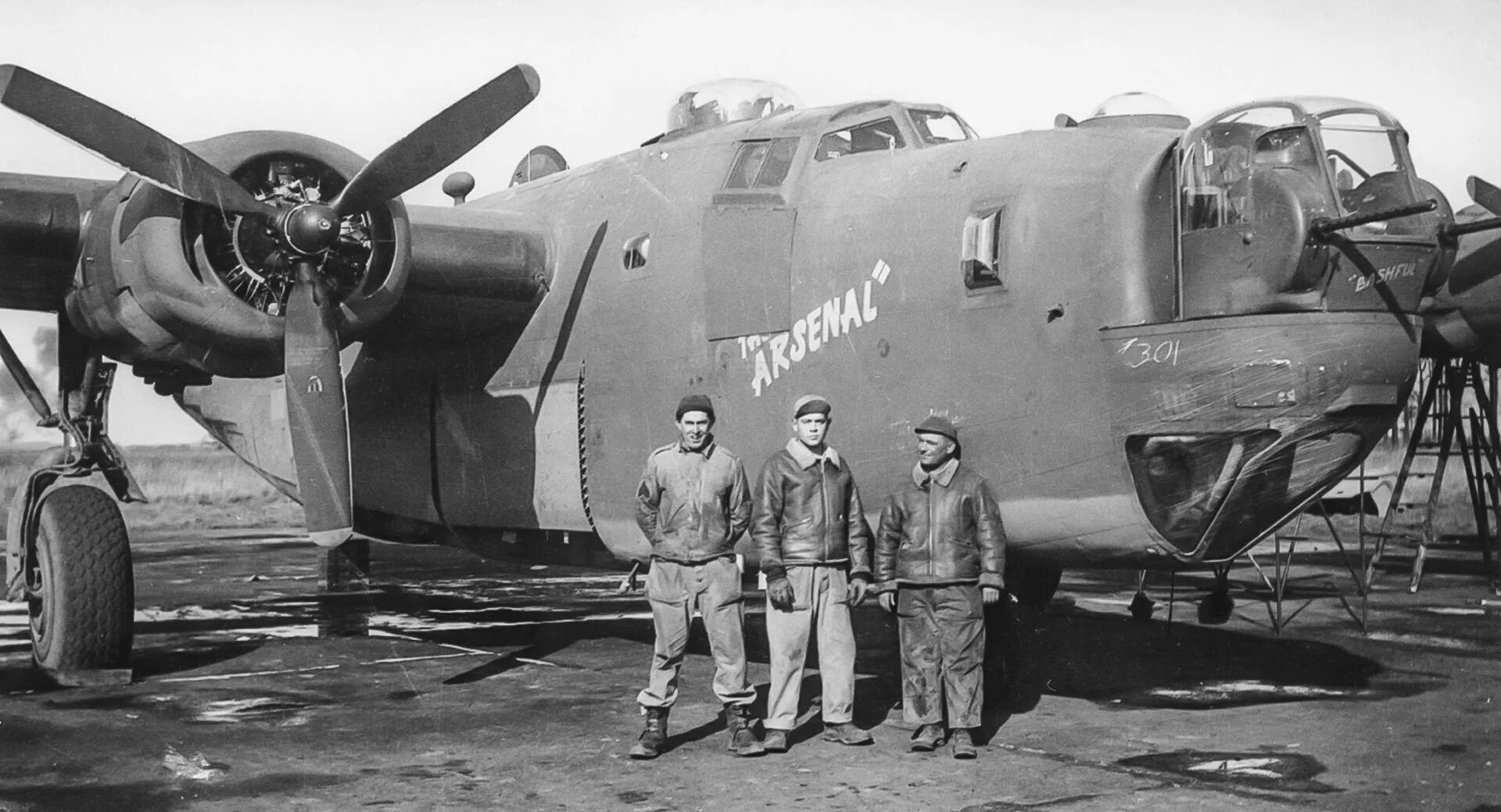 B 24 бомбардировщик. "Консолидэйтед" b-24 "Либерейтор". Б-24 Либерейтор. Consolidated b-24 Liberator. Б 24 рассказ