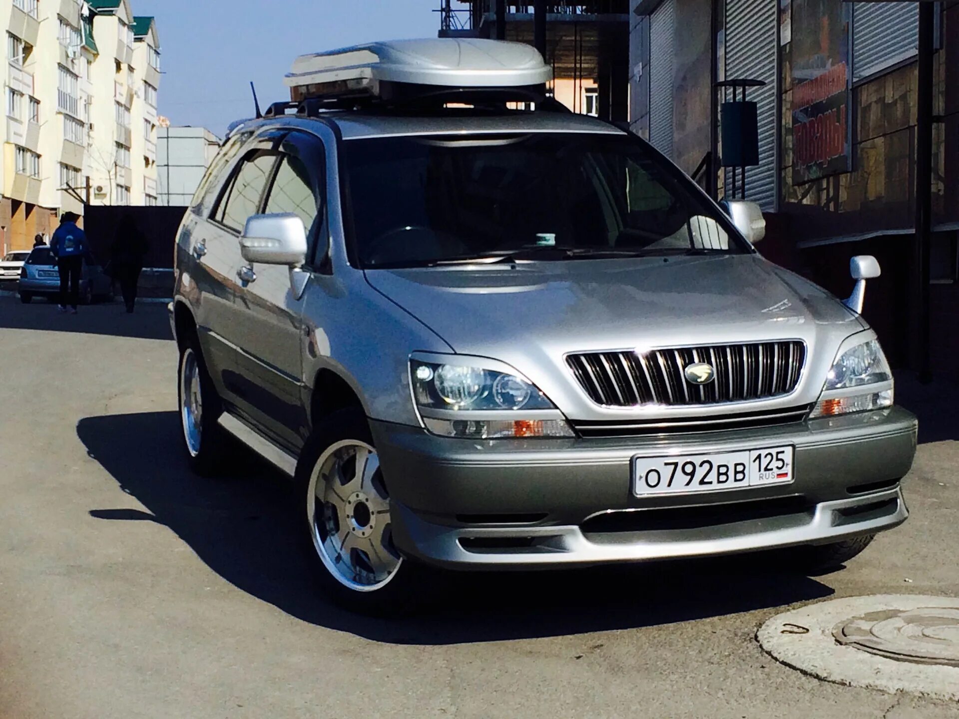 Харриер 98 год. Тойота Харриер 1998. Toyota Harrier, 1998 год. Toyota Harrier 1998 рейлинги. Toyota Harrier 1998 чёрный.