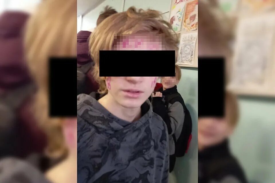 Вся школа издевалась над ним