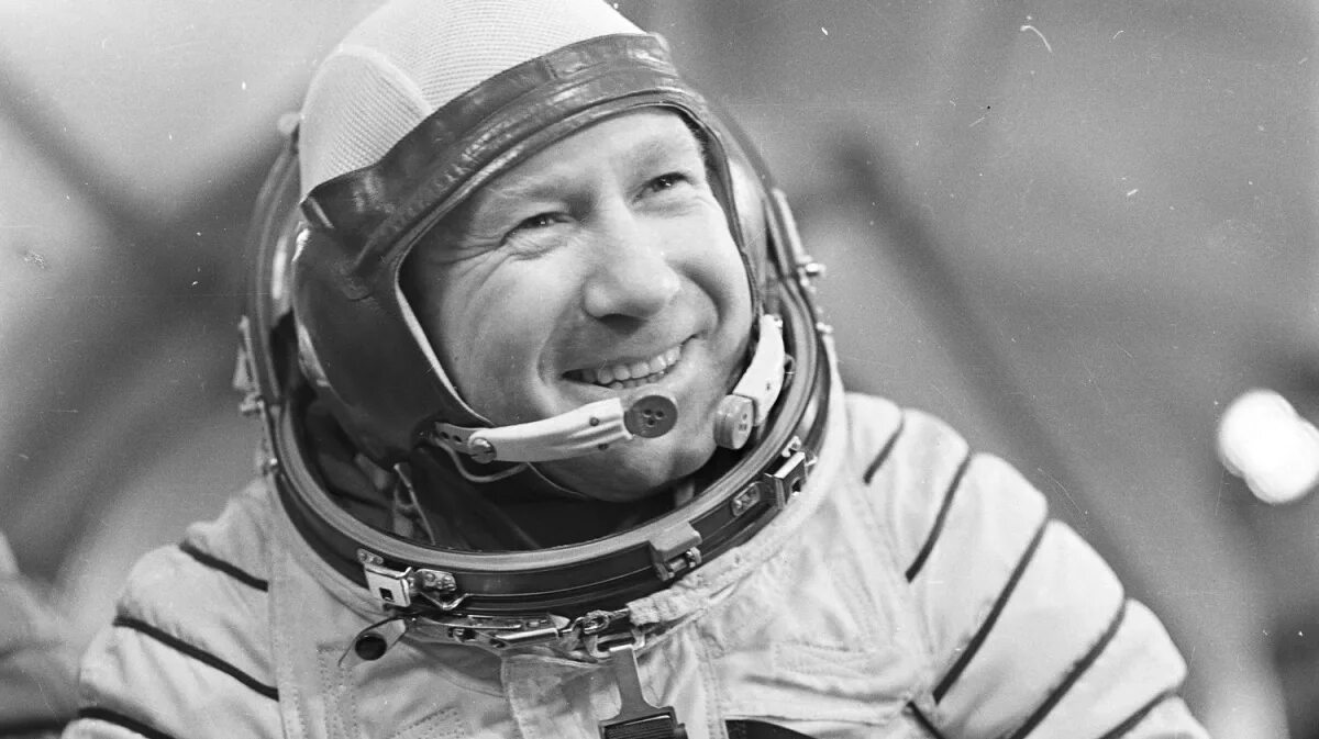 Видео первый человек в космосе. Aleksey ARXIPOVICH Leonov.