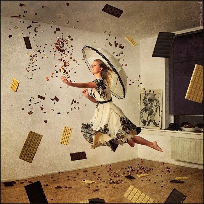 Фотограф равшания азулэ ravshaniya. Предметы в невесомости. Комнаты летающих людей. Фото julia fullerton-batten. Комнаты летающих людей.