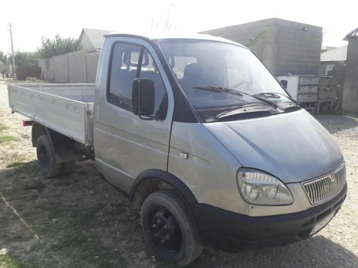 Скотовоз газель некст фермер. Коричневая газель. Дагестанская газель. Газель 15 фермер скотовоз. Куда пристроить грузовую газель.