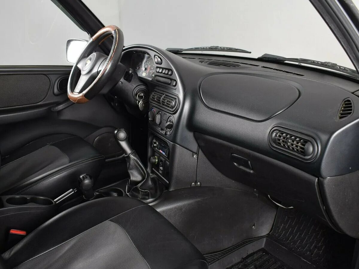 Chevrolet niva 2020 салон. новый салон нивы шевроле. шевроле нива 2019 салон. шевроле нива люкс комплектация. новый салон нивы шевроле.