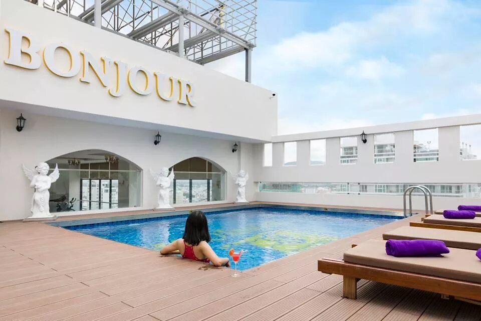 Bonjour nha trang hotel 4. Отель бонжур фото. Balcony hotel nha trang. Bonjour 4. Bonjour 4.