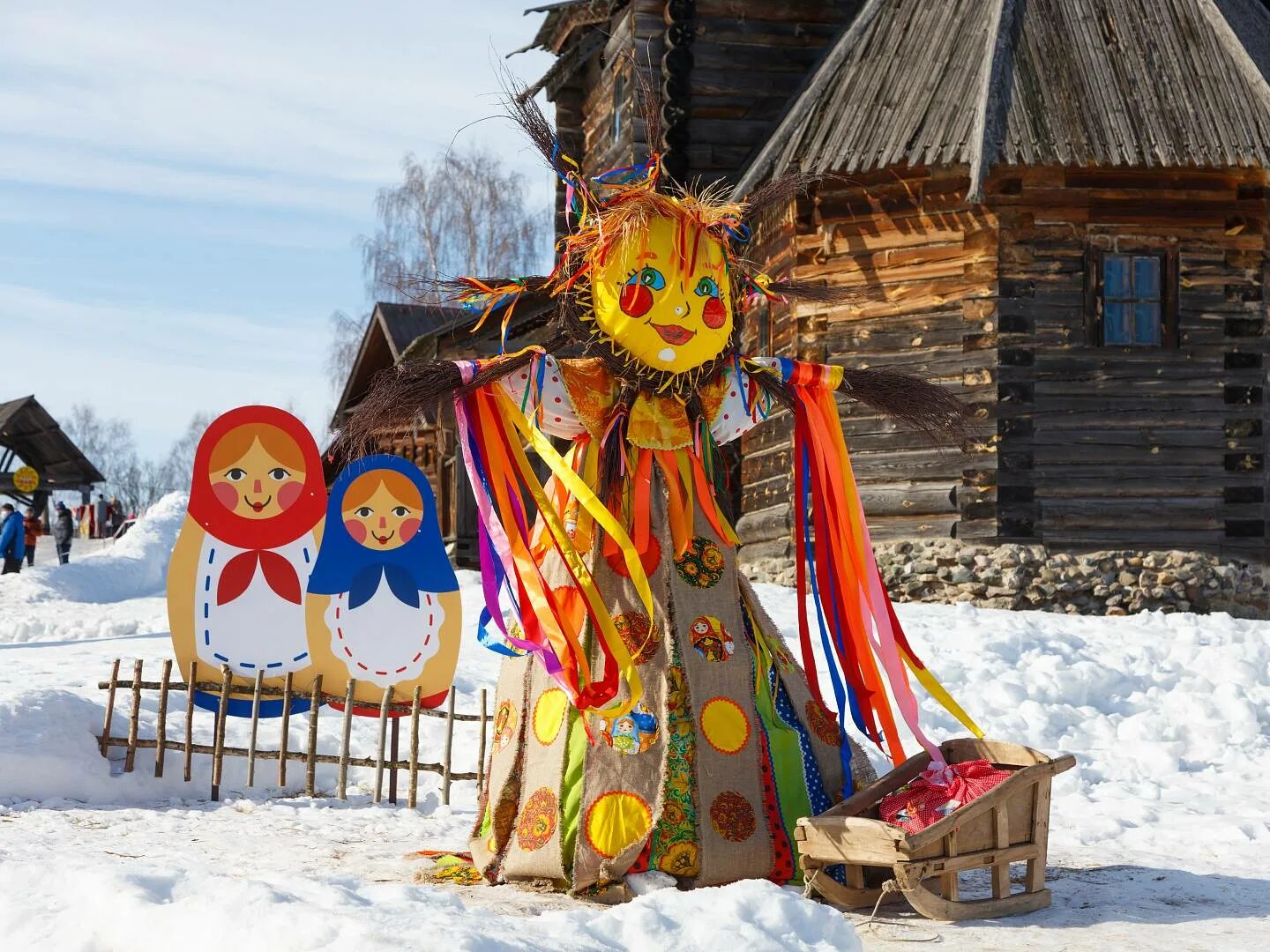 Украсить стол на масленицу. Декорации на масленицу. Украшения на масленицу. Украшение на масленицу в детском саду. Украсить на масленицу.