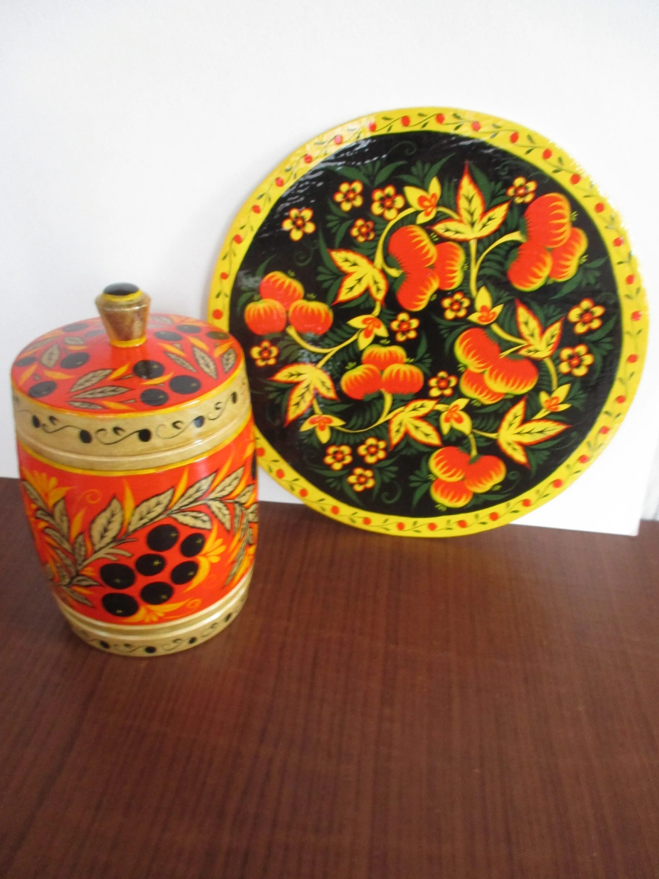 Художественный промысел хохлома. Декоративно прикладное искусство хохлома. Народные промыслы россии хохломская роспись. Артель хохломская роспись семенов. Художественный промысел хохлома.