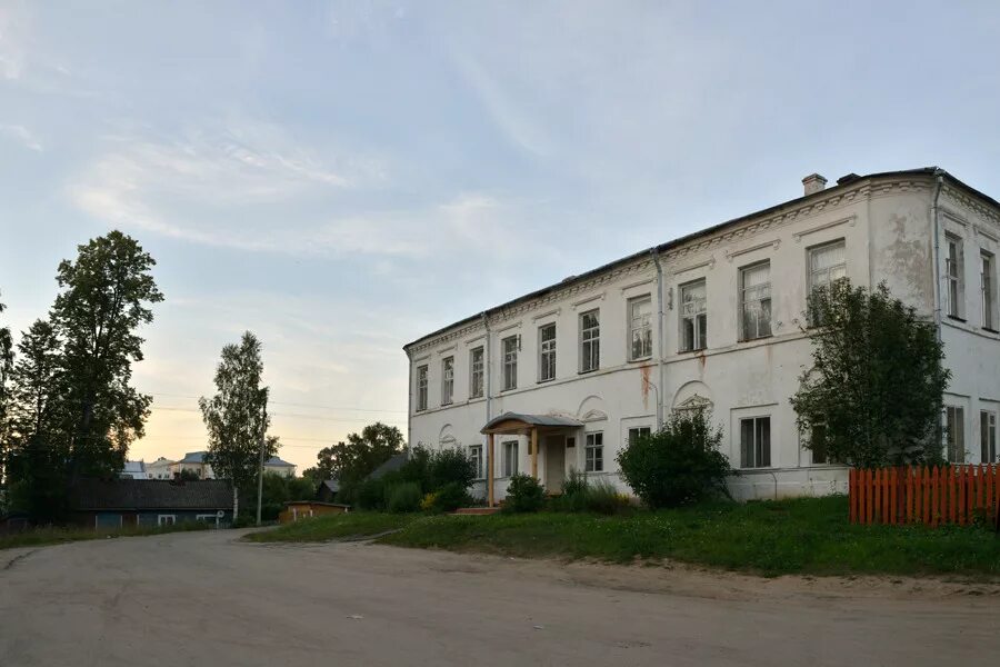 Погода в никольске вологодской. Музей Яшина в городе Никольске Вологодской области. Вологодская область Никольский район город Никольск. Начальная школа г. Никольска Вологодской области.