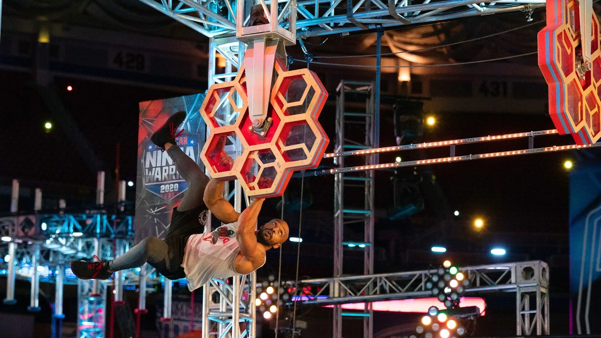 Американский ниндзя шоу. Ninja Warrior. Американский ниндзя полоса препятствий. American Ninja Warrior телепередача. Русский ниндзя американская