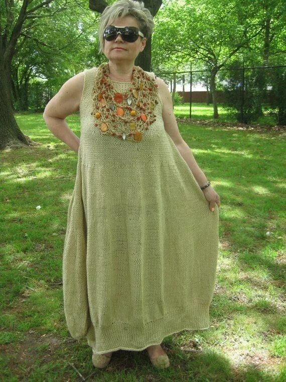 Вязаное платье бохо. Вязаное платье в стиле бохо. Вязаная одежда в стиле бохо. Вязаная одежда в стиле бохо. Трикотажное платье в стиле бохо.