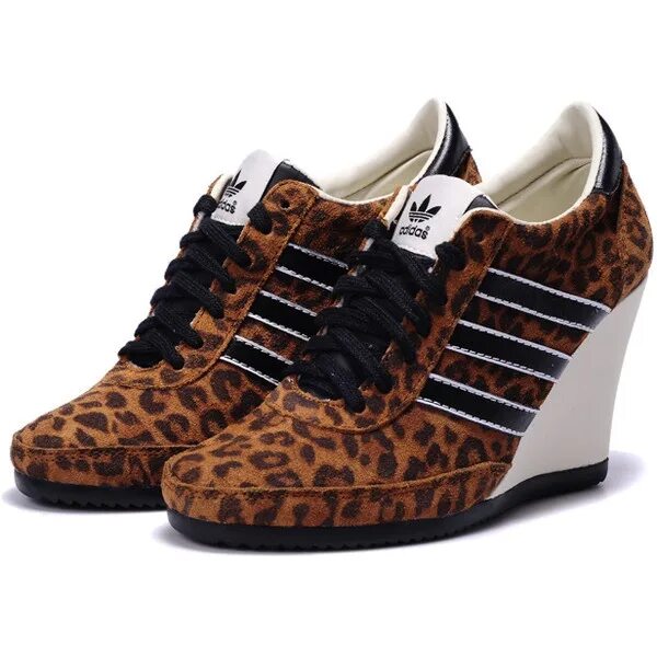 Кроссовки адидас 2021-2022. Adidas Jeremy Scott Leopard. Adidas кроссовки 2022 мода. Модные кроссовки 2022 адидас. Самые популярные адидасы