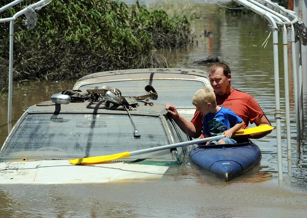 Stranger water. Стойка боржоми. Боржоми со вкусом. Stranger water. Серф агент.