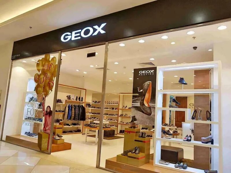 Геокс магазины. Брендовые магазины во владивостоке. Адрес магазина geox. Geox аутлет. Адрес магазина geox.