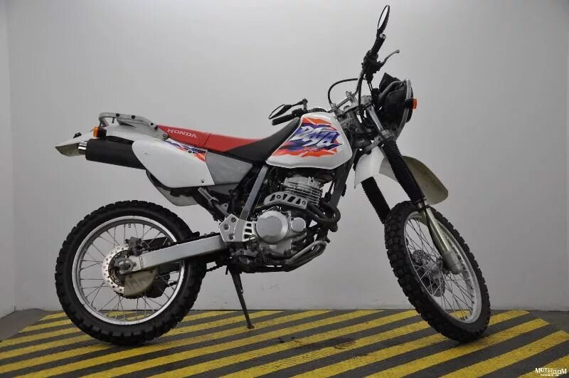 Honda xr250r Baja. Honda XR 250 Baja. Эндуро Баджа 250. Honda XR Baja motard. Прокат 250