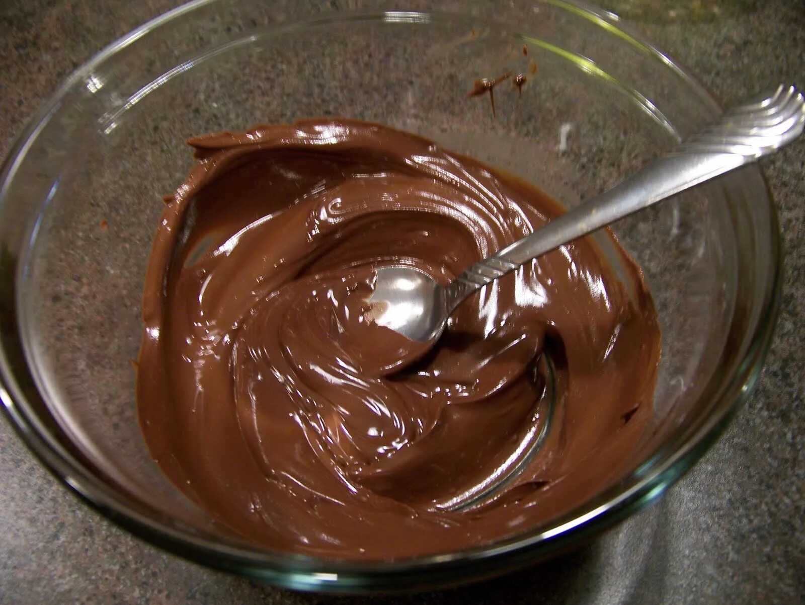 Растопленный шоколад. Молочный шоколад растопленный. Расплавленный шоколад. Плавленный шоколад.
