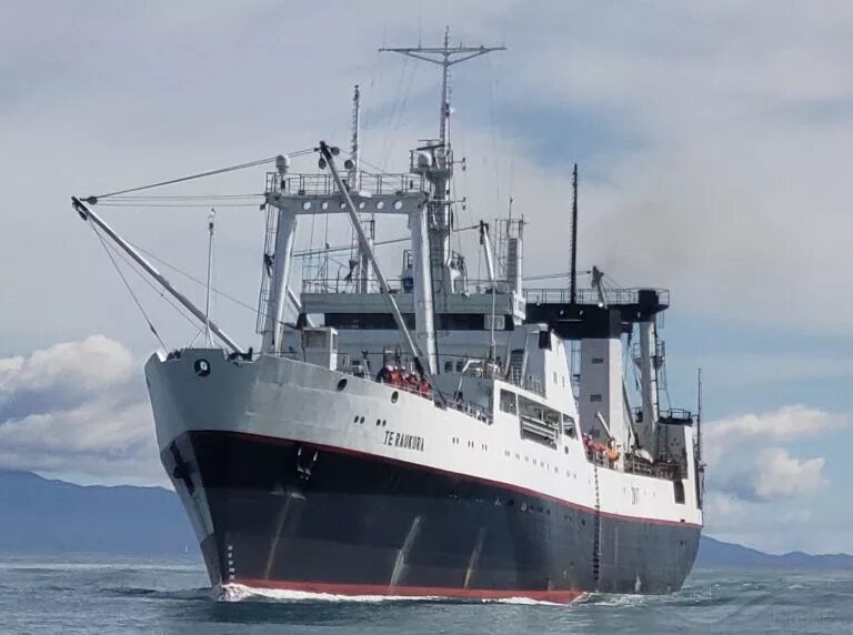 Factory ships. Te raukura судно. мыс шельтинга судно. te raukura fishing vessel. fish factory vessel.