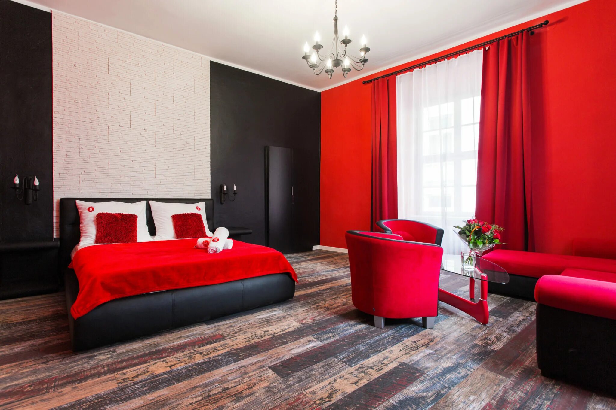 Идеальный красный цвет. Интерьер в красных тонах. Красная спальня. Комната в Красном стиле. Красный цвет стен.