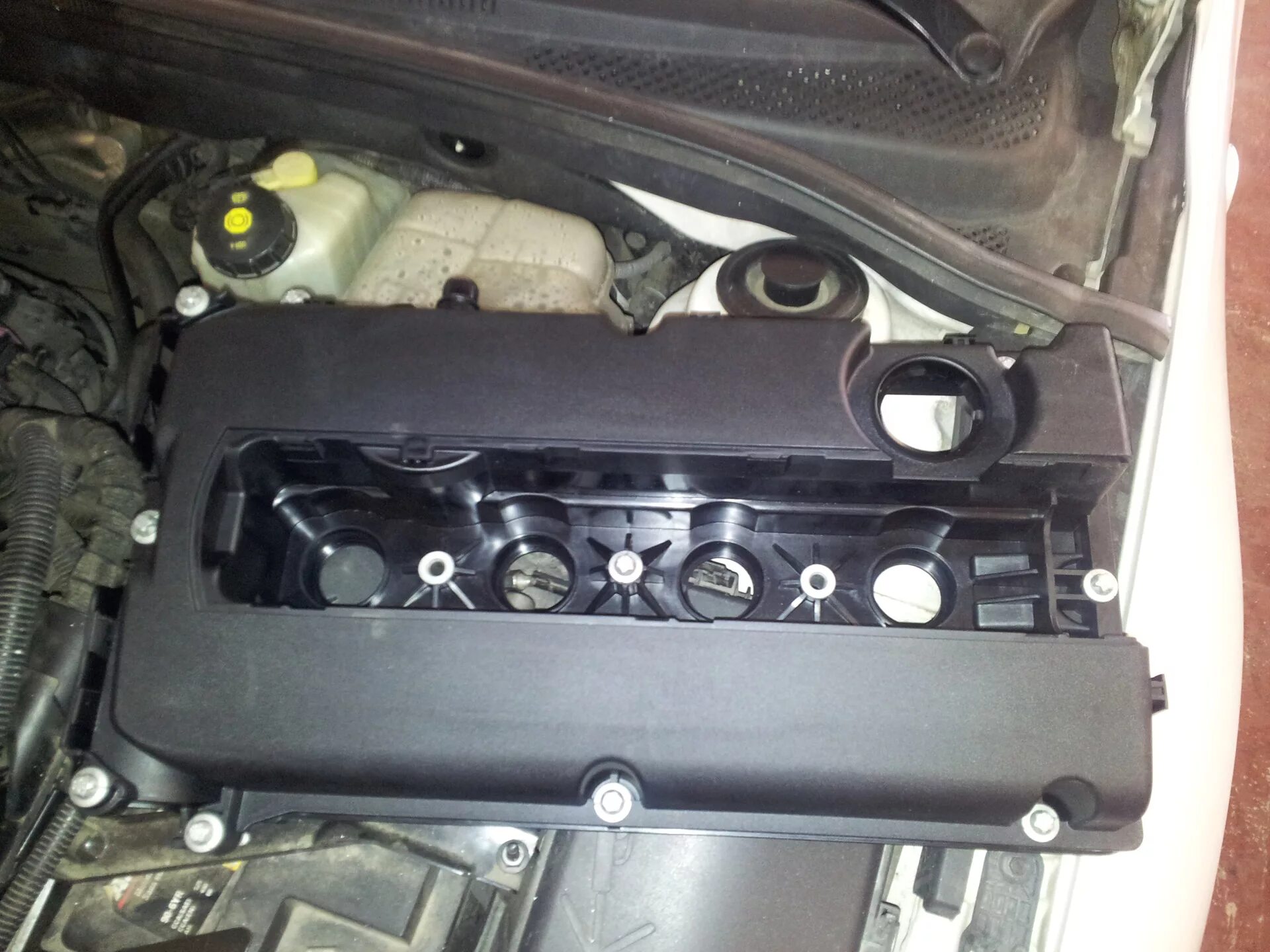 Замена расходников и прокладки клапанной крышки. Chevrolet Lacetti Sedan, 1,6