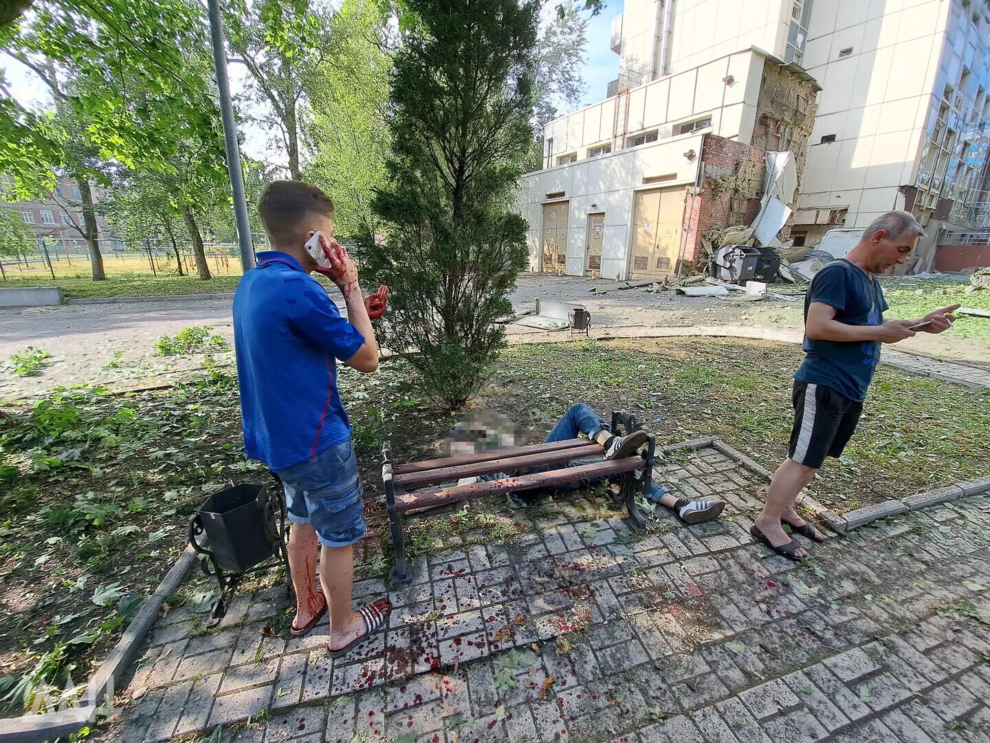 Бизнес центр акула Донецк. Донецкие пацаны. Парни гибнут