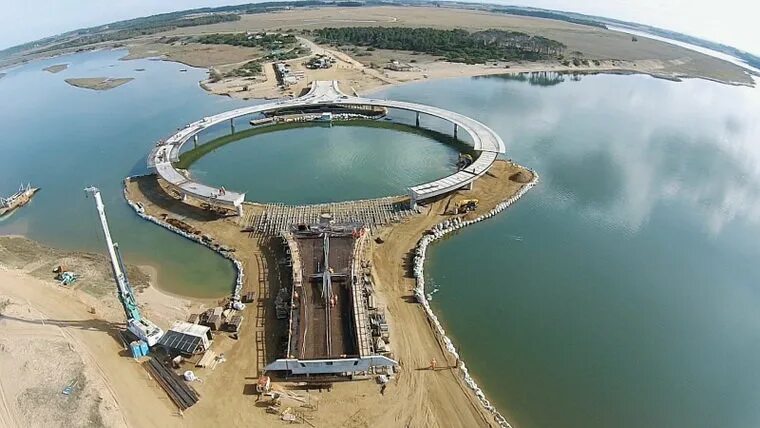 Bridge round