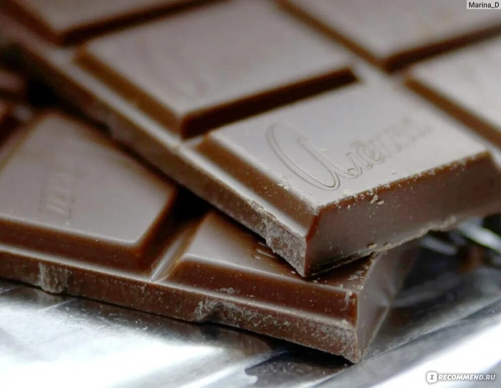 Плитка аленка шоколад. Плиточный шоколад Аленка. Шоколад весовой красный октябрь. Шоколад алёнка молочный. Молочный шоколад плитка.