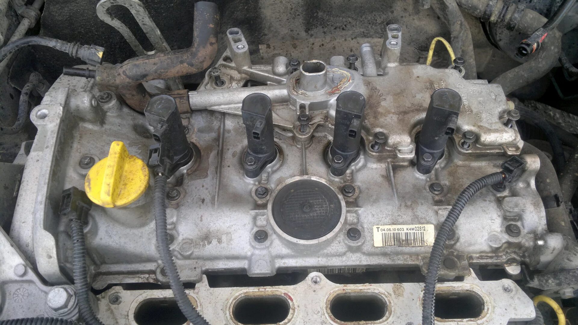 Рено сценик к4м. Болты крышки клапанов renault logan 1.6. клапанная крышка рено логан 1.4. клапанная крышка рено k4m. клапана рено логан 1.4.