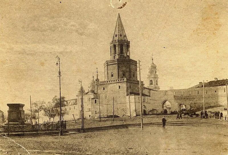 Спасская башня казань в 17 веке. Казань 20 век. Кремль старая казань. Древний казанский кремль. Спасская башня казань 19 век.