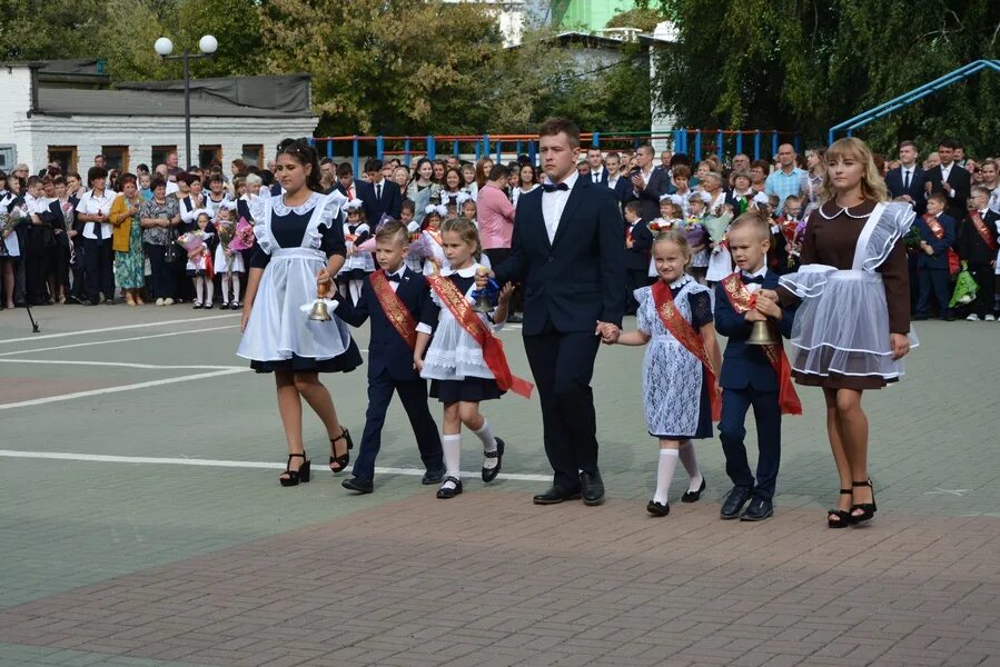 Прохоровская гимназия. Прохоровка гимназия. Гимназия в Прохоровке Белгородской области. 1 Школа гимназия Прохоровка. Учителя Прохоровской гимназии.