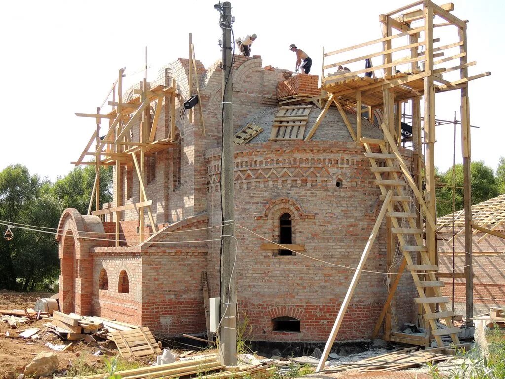 храм в белых столбах