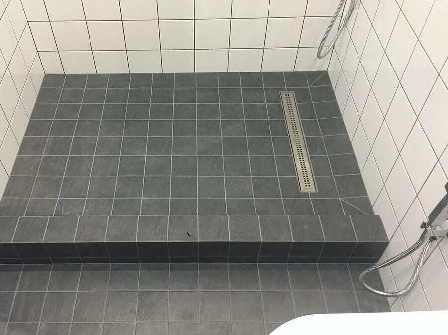 Трап в строительном исполнении. Разуклонка душевого поддона из плитки 60х60. монтаж душевого поддона 80*80. трап 40 см для душа в полу с гидроизоляцией.