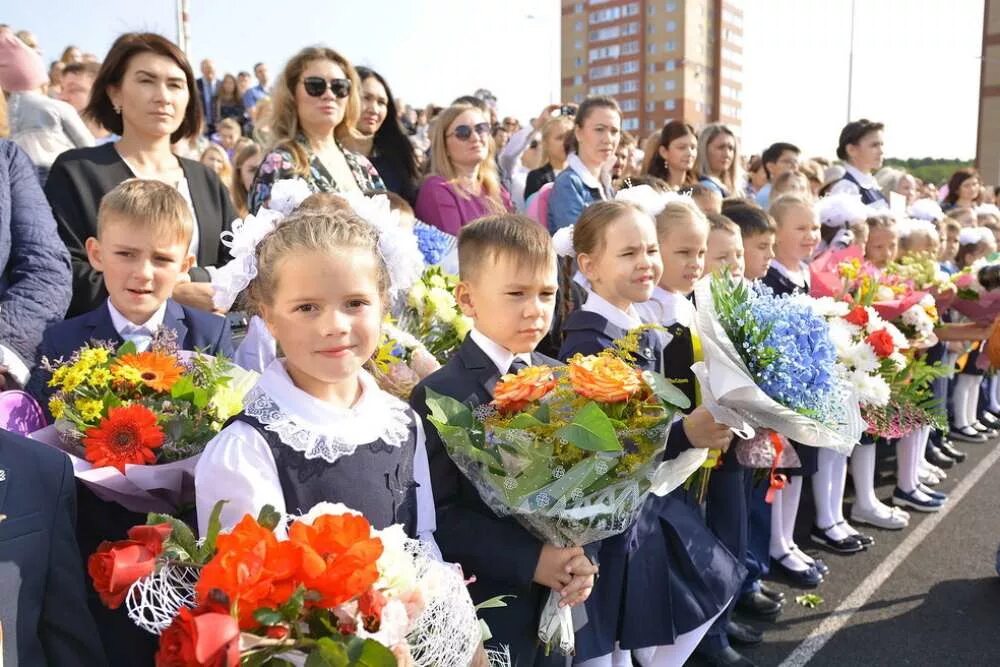 160 Школа Уфа. Лицей 160 Уфа директор. Лицей номер 160 Уфа. Торжественная линейка посвященная 1 сентября.