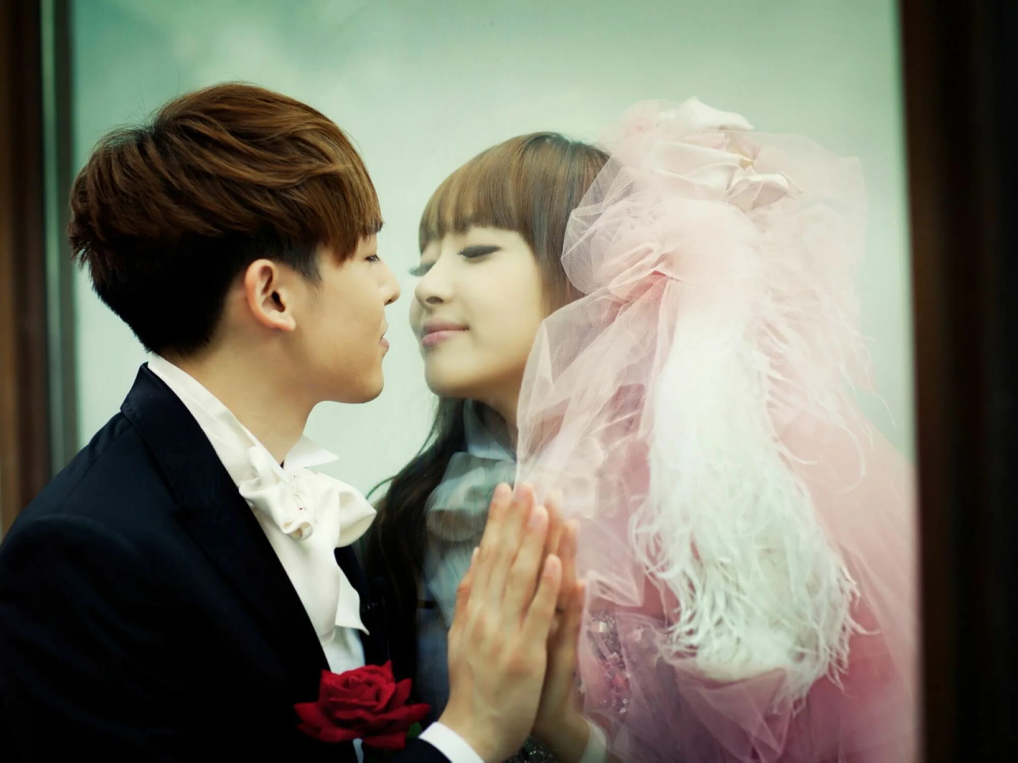 Nichkhun Victoria.