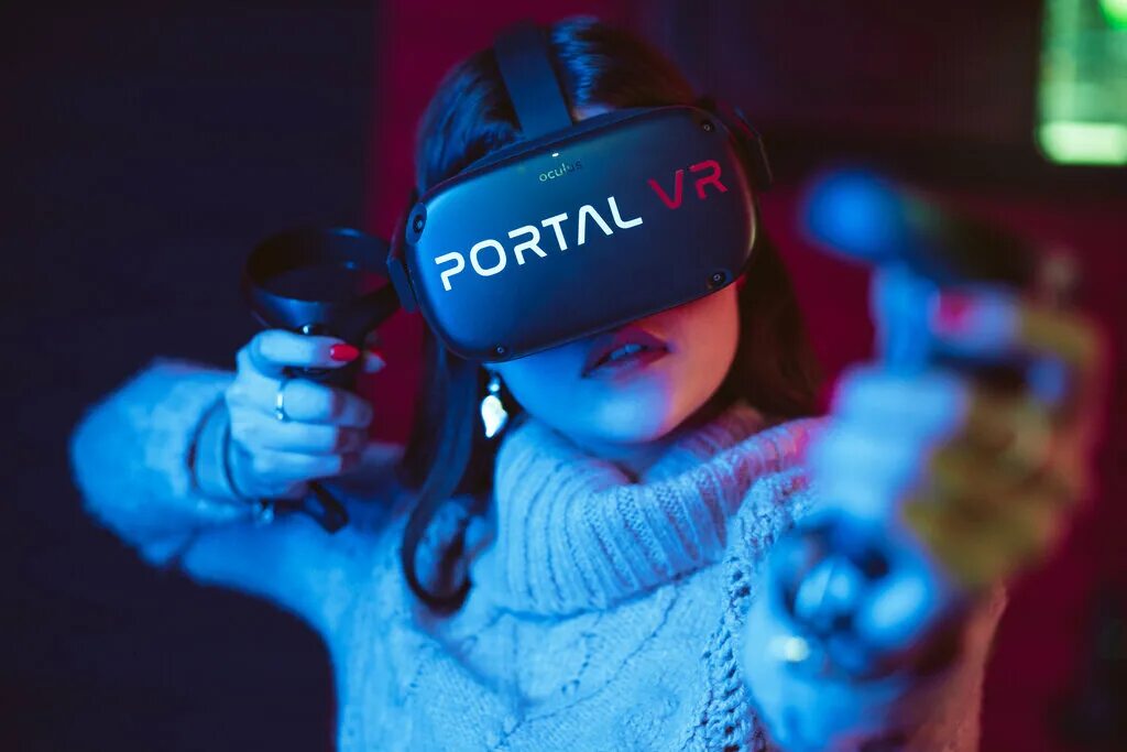 Vr портал. Клуб виртуальной реальности VR. Виртуальная реальность реклама. Виртуальная реальность в Москве.