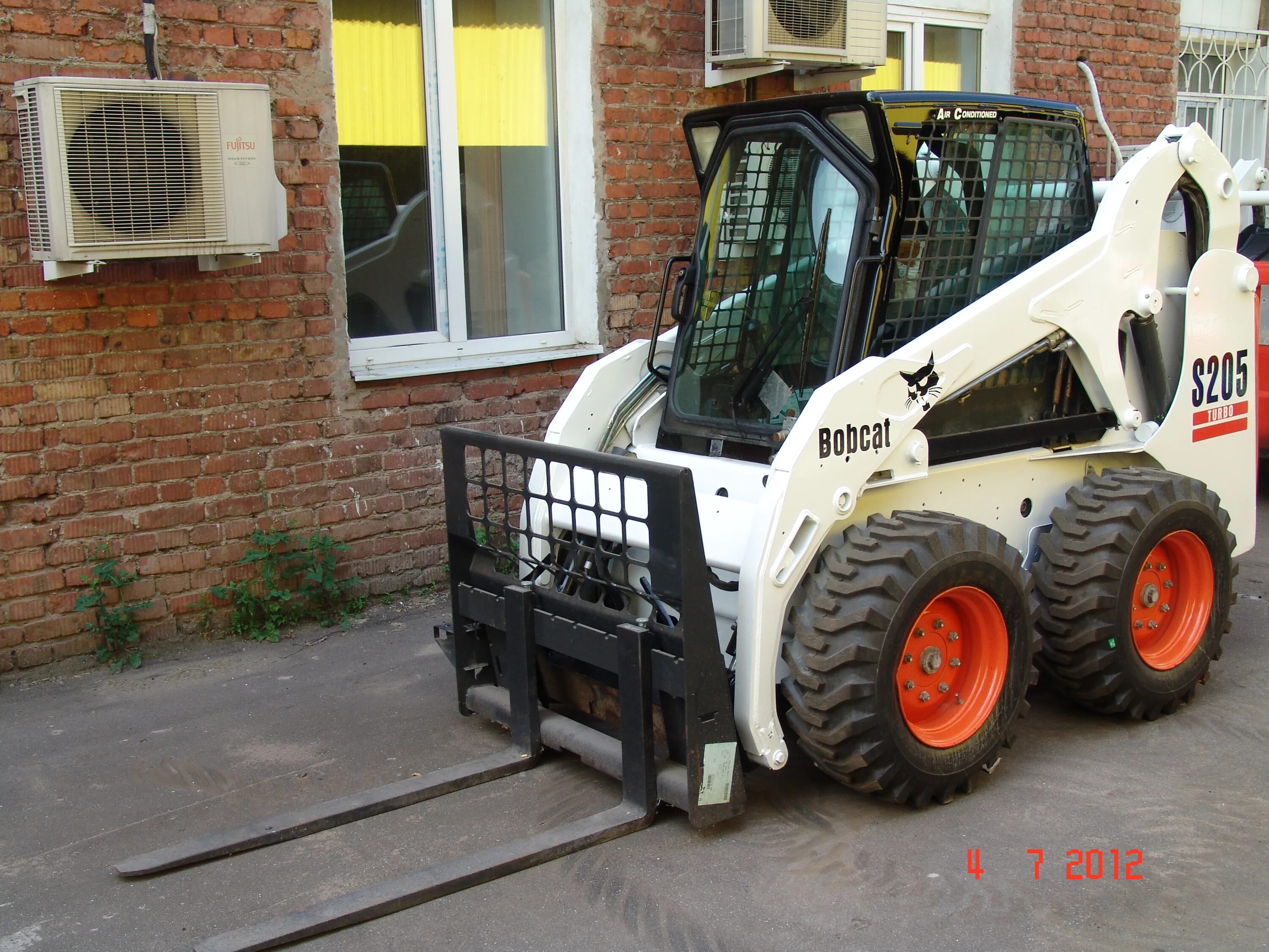 Bobcat 175. Бобкэт s175. Бобкэт 175. Bobcat s175 цех. Bobcat s530.