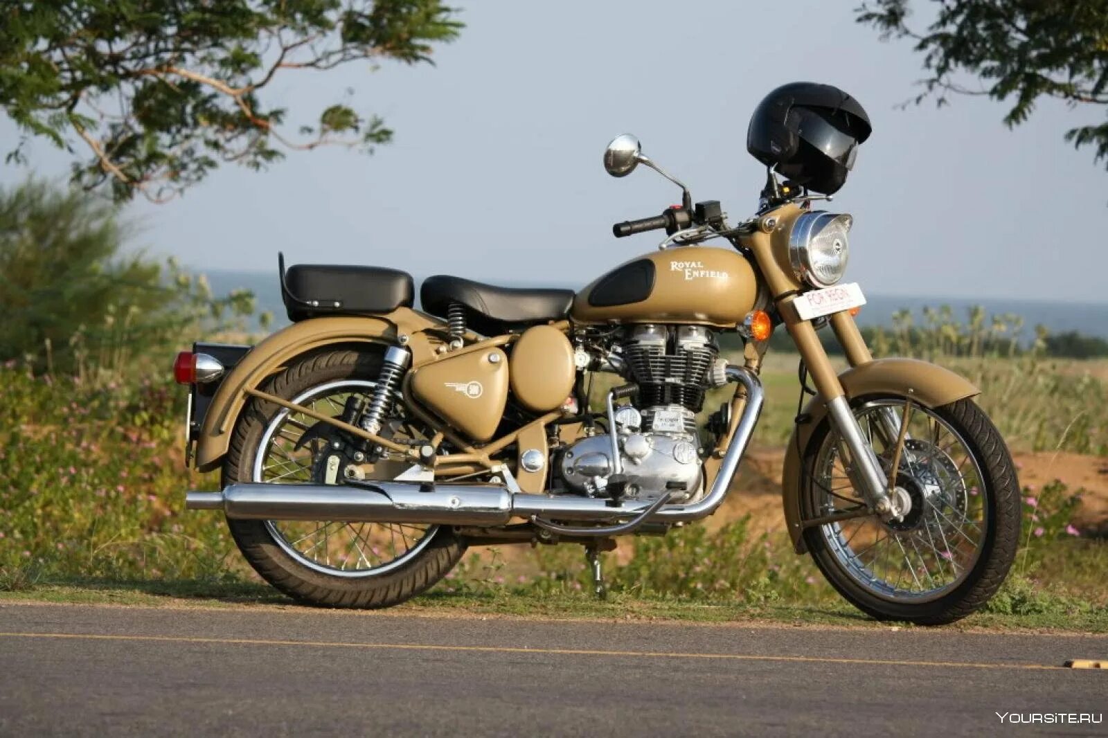 Мотоцикл роял энфилд купить. Роял Энфилд мотоцикл. Мотоцикл Royal Enfield 500. Мотоцикл Royal Enfield Classic 500. Мотоцикл Royal Enfield Bullet 500.