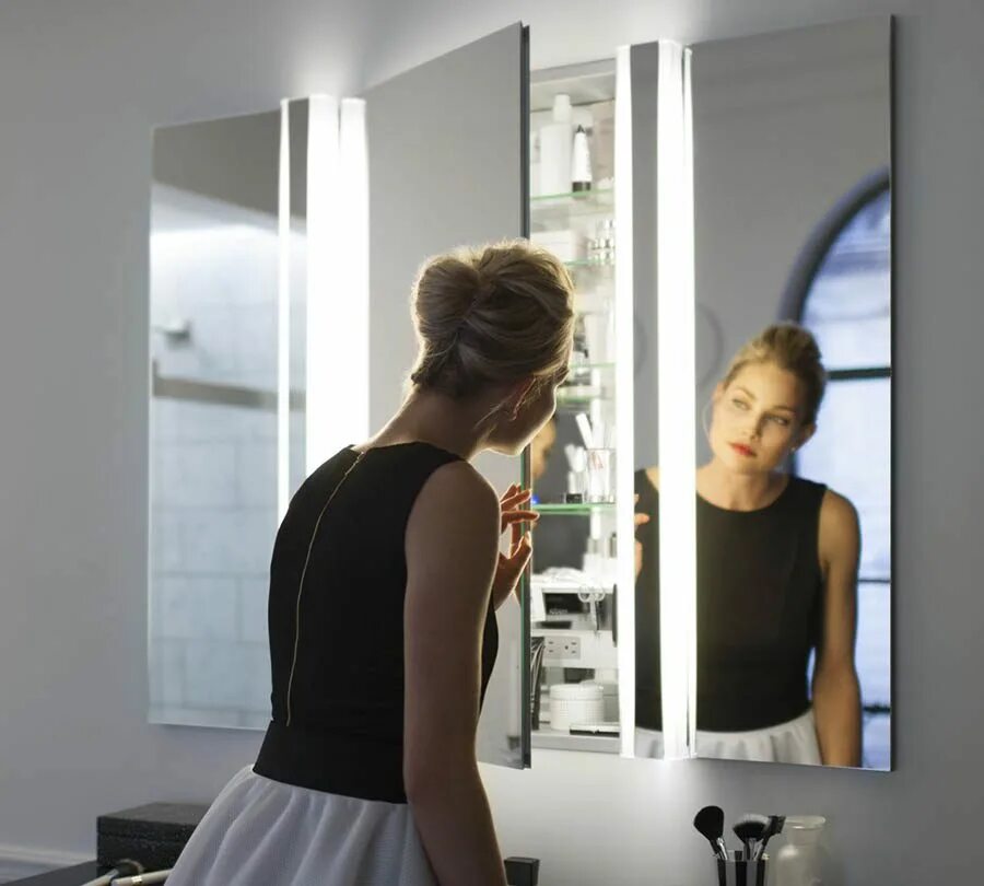 Falling mirror