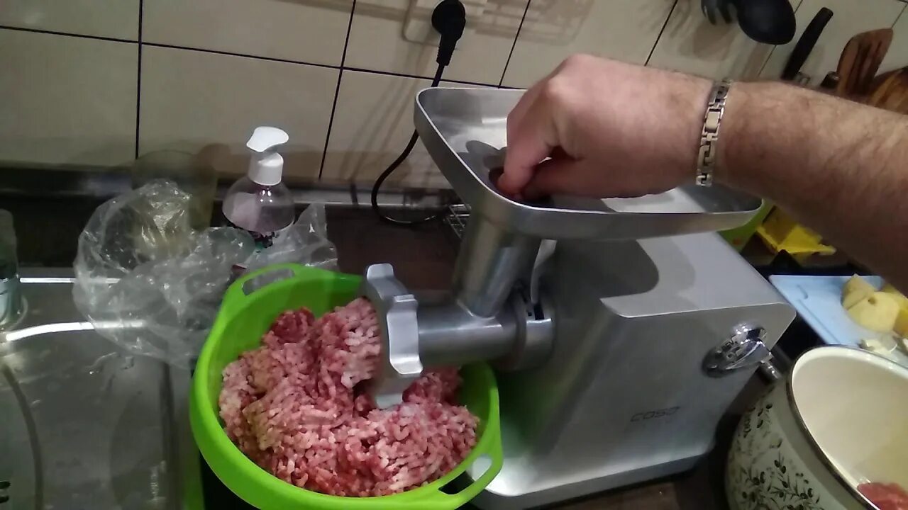 Подарили мясорубки. Caso FW 2000. Мясорубка caso. Мясорубка даукен.